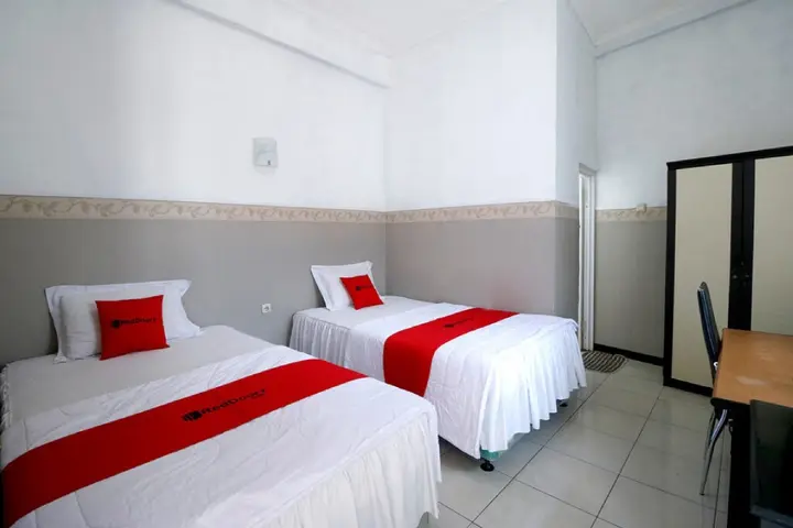 Семаранг: RedDoorz Plus near Undip Tembalang