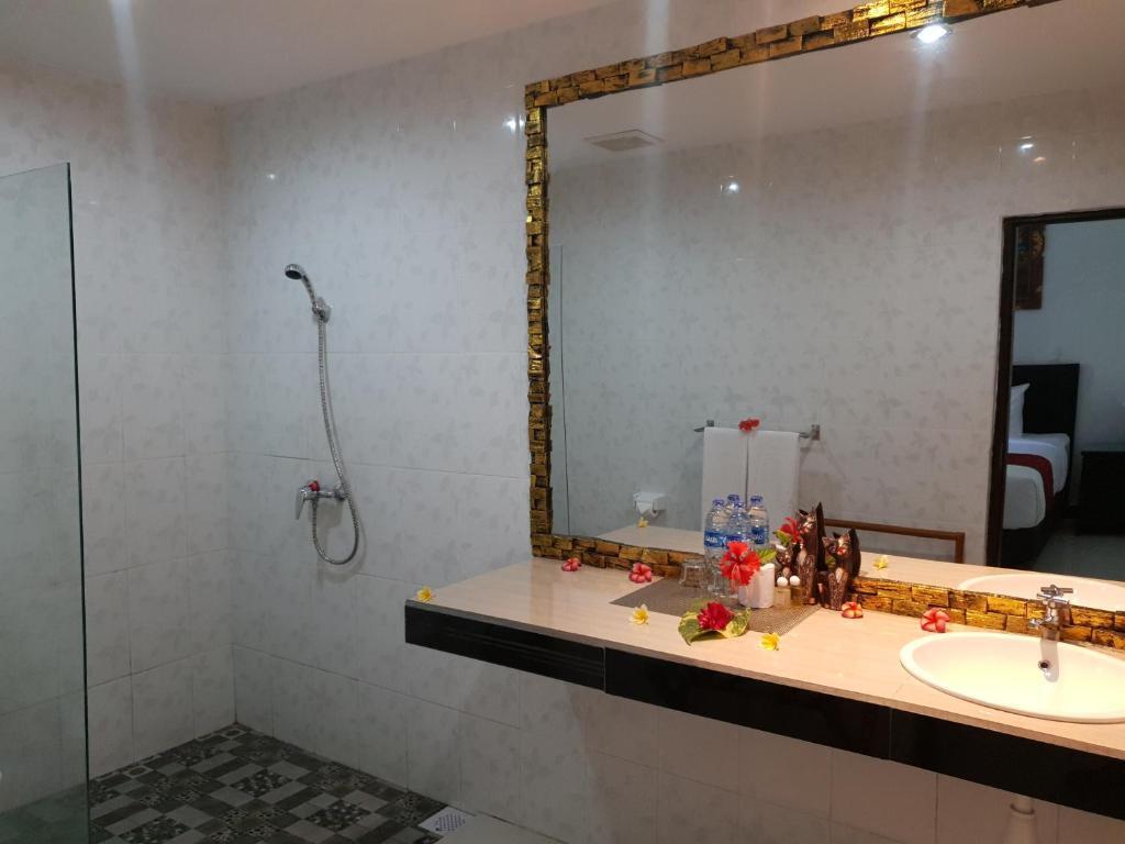 Беноа: Palm Bamboo Hotel