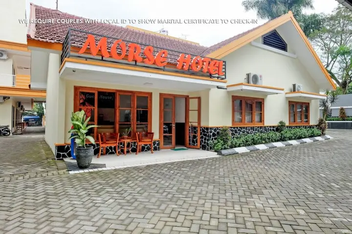 Маланг: ZEN Rooms near Stasiun Kota Baru