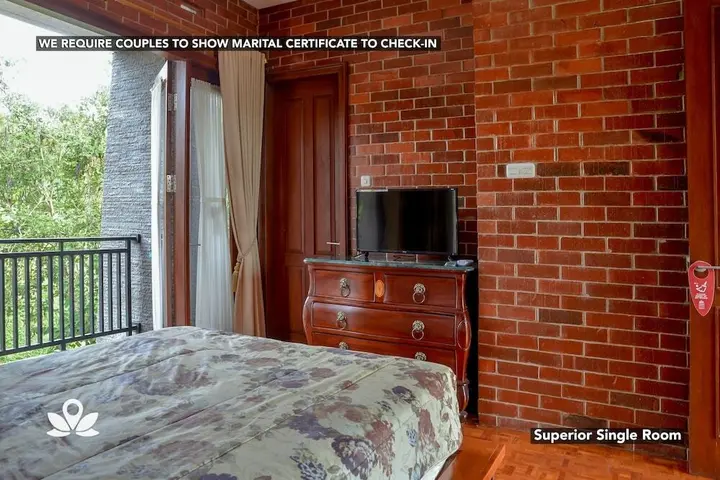 Лембанг: ZEN Rooms Dago Pakar Syariah