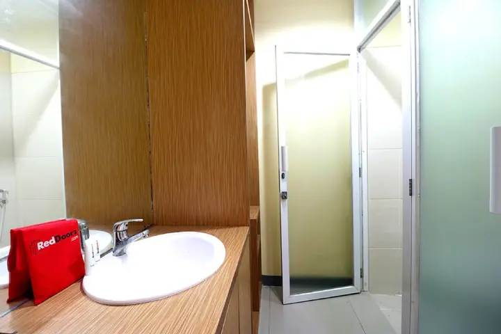 Джакарта: RedDoorz near ITC Cempaka Mas