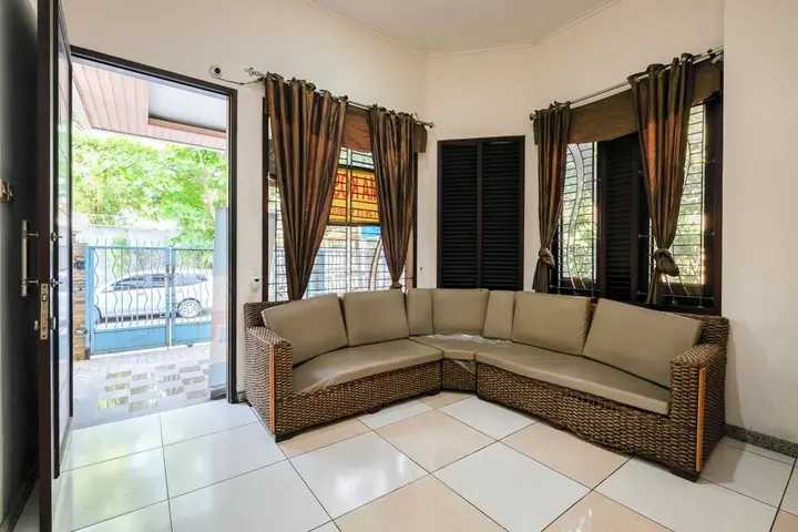 Семаранг: RedDoorz Plus near Simpang Lima