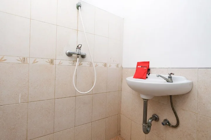 Семаранг: RedDoorz Plus near Simpang Lima