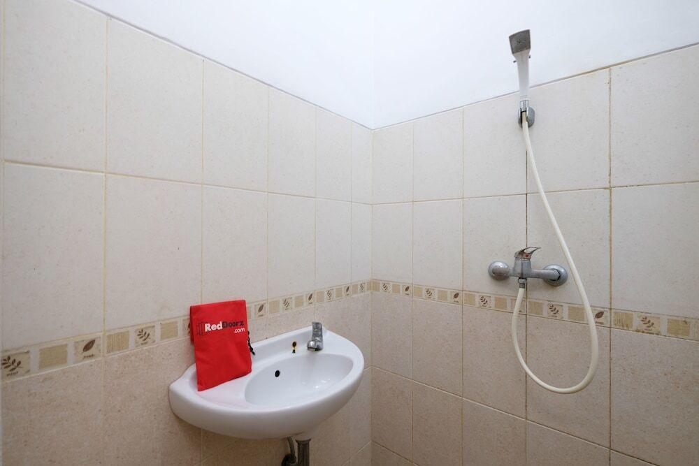 Семаранг: RedDoorz Plus near Simpang Lima