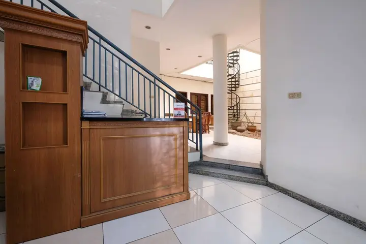 Семаранг: RedDoorz Plus near Simpang Lima