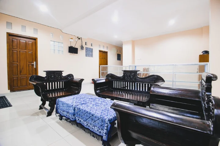Батуретно: RedDoorz Plus @ Pogung Raya