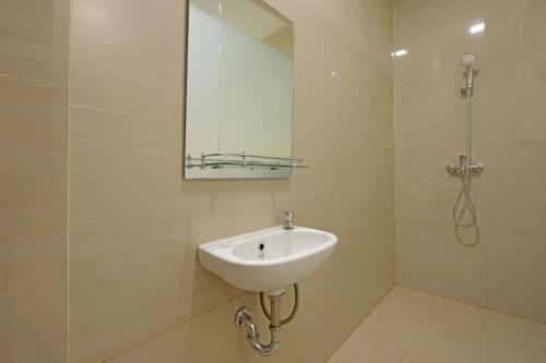Семаранг: RedDoorz Plus near Java Mall Semarang