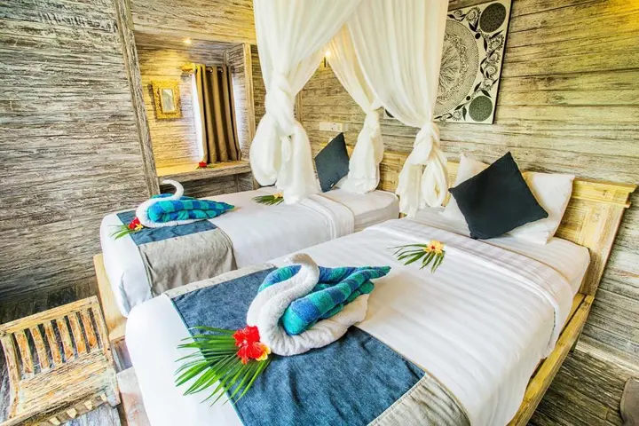 Лембонган-Айленд: The Syron Huts Lembongan
