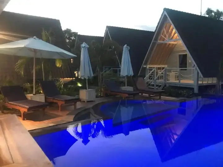 Лембонган-Айленд: The Syron Huts Lembongan