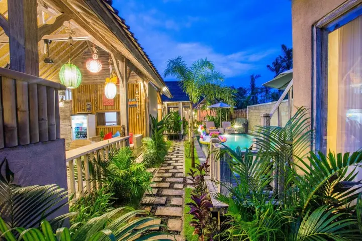 Лембонган-Айленд: The Syron Huts Lembongan