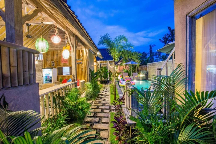 Лембонган-Айленд: The Syron Huts Lembongan