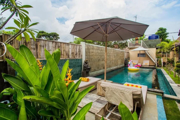 Лембонган-Айленд: The Syron Huts Lembongan