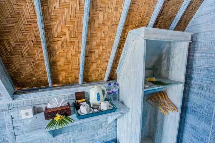 Лембонган-Айленд: The Syron Huts Lembongan