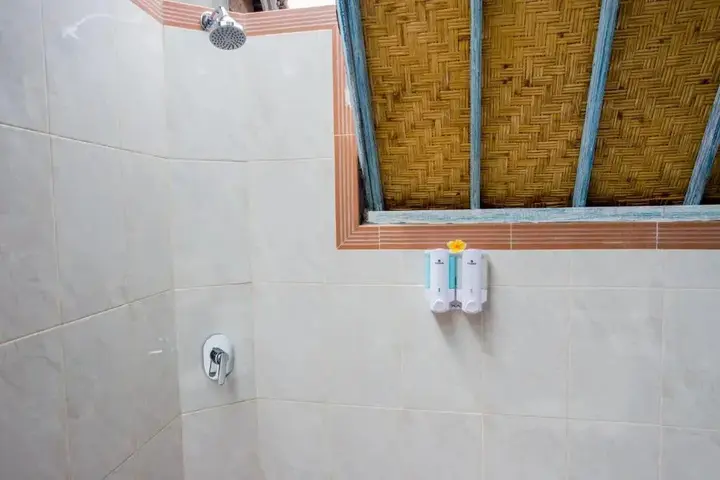 Лембонган-Айленд: The Syron Huts Lembongan