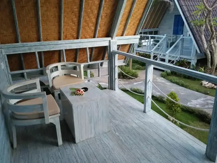Лембонган-Айленд: The Syron Huts Lembongan