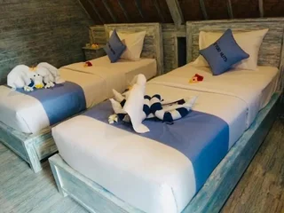 Лембонган-Айленд: The Syron Huts Lembongan