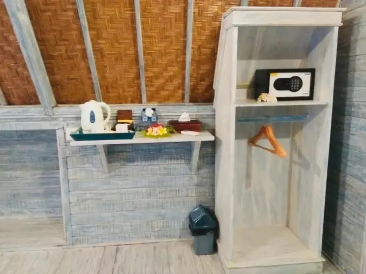 Лембонган-Айленд: The Syron Huts Lembongan
