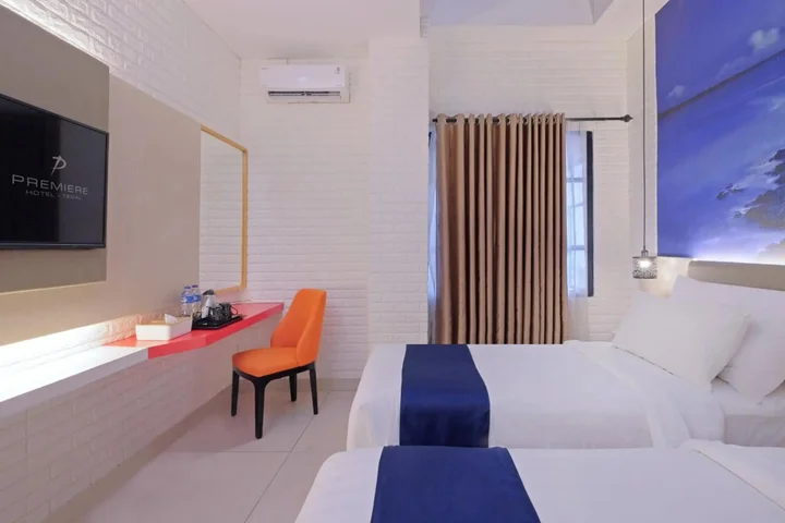 Тегал: Premiere Hotel Tegal