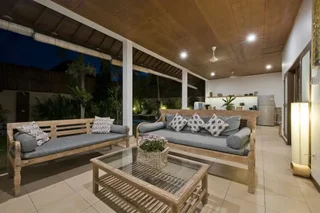 Керобокан: Villa Star
