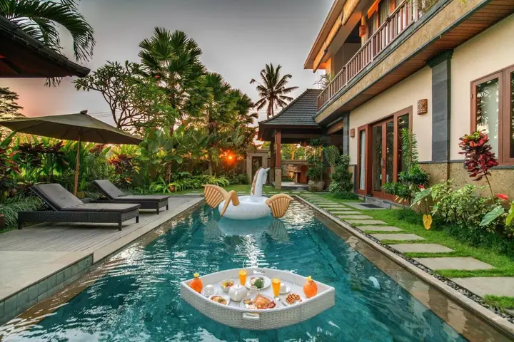 Тегаллаланг: Alosta Luxury Private Villa