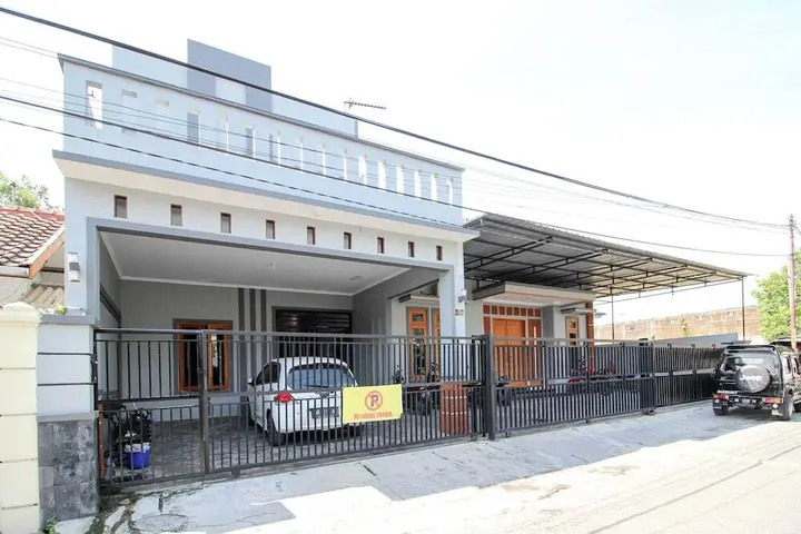 Депок: RedDoorz Plus near STIE YKPN 2