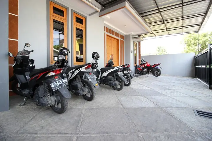 Депок: RedDoorz Plus near STIE YKPN 2