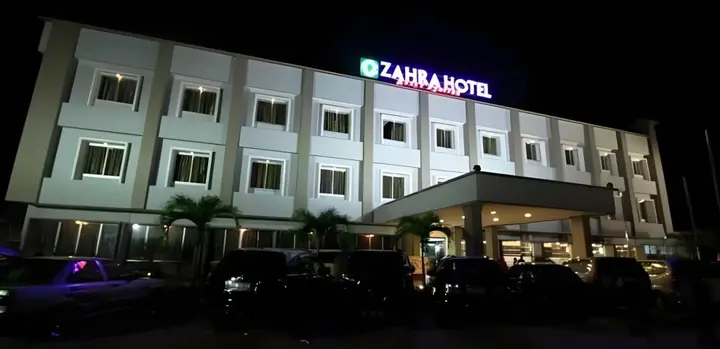 Кендари: Zahra Syariah Hotel