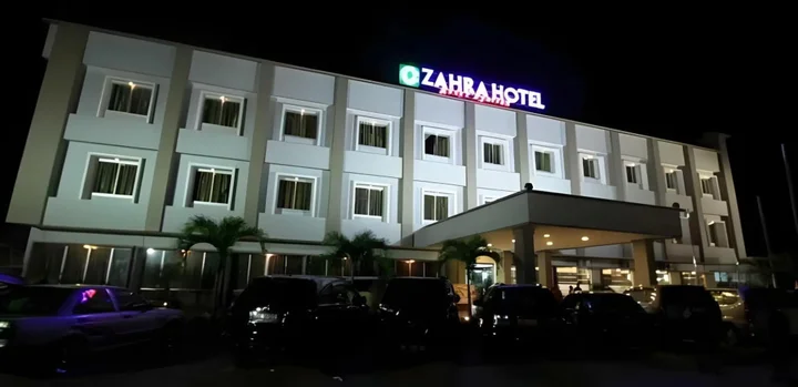 Кендари: Zahra Syariah Hotel