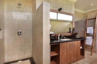 Гили Траванган: Akoya Pool Villa