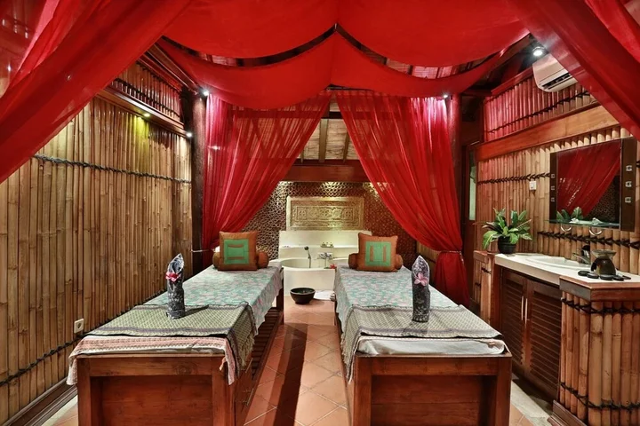 Гили Траванган: Akoya Pool Villa