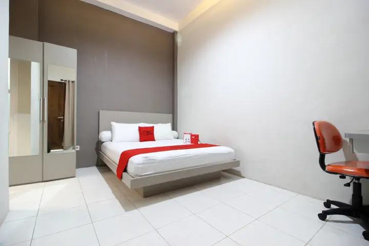 Депок: RedDoorz Plus near UPN Jogjakarta 2