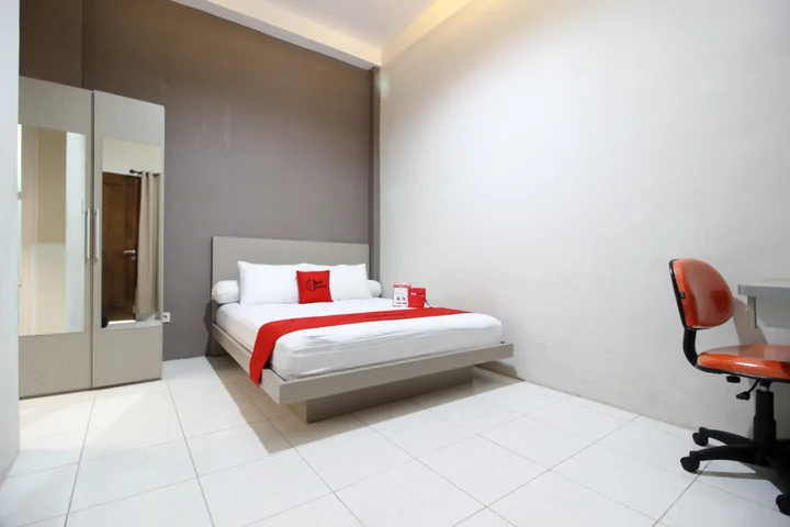 Депок: RedDoorz Plus near UPN Jogjakarta 2