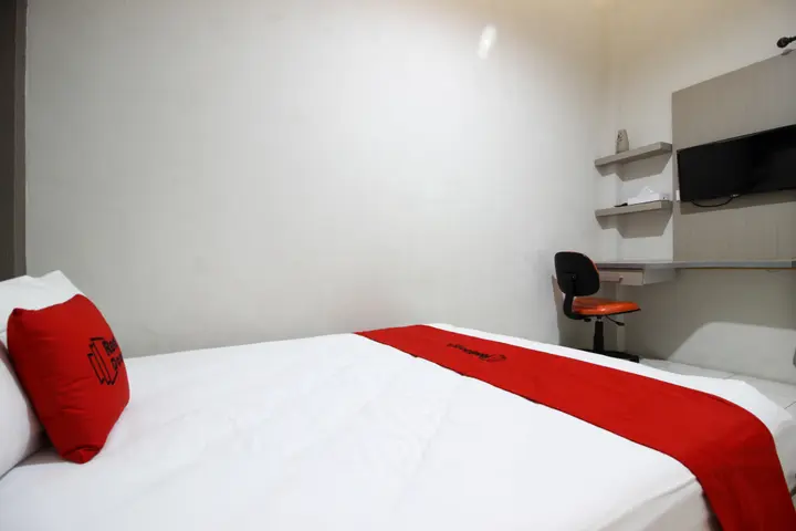 Депок: RedDoorz Plus near UPN Jogjakarta 2