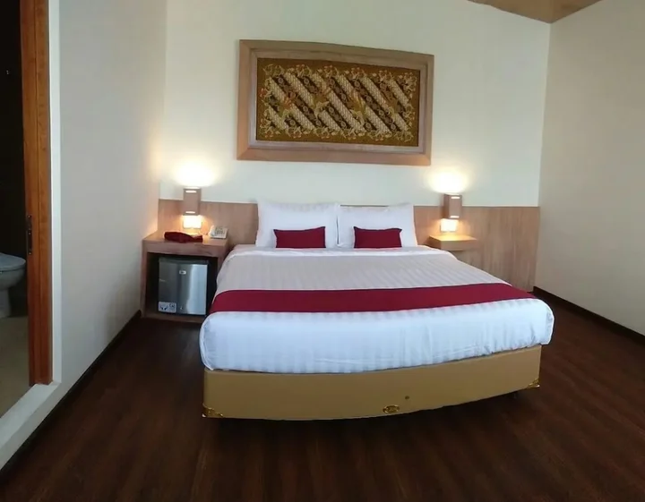 Суракарта: Hotel Parangraja