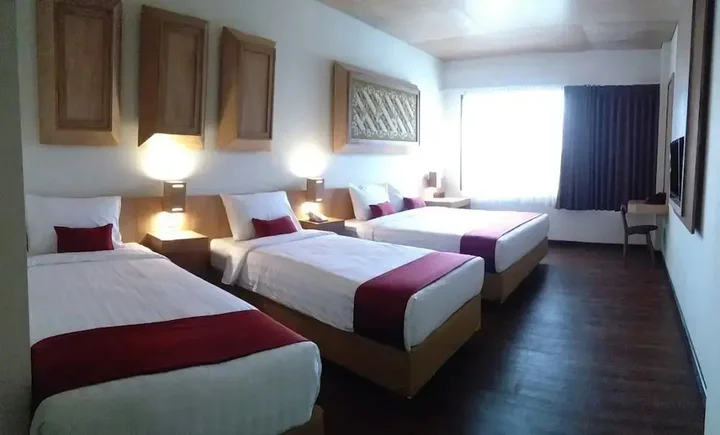 Суракарта: Hotel Parangraja