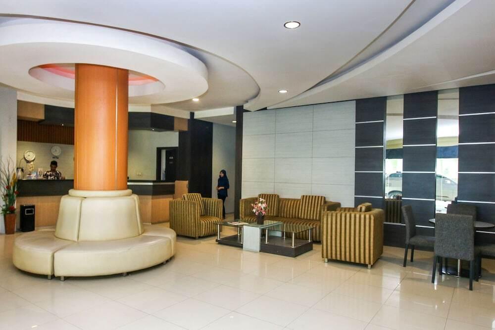 Кендари: Airy Kendari Barat Diponegoro 75