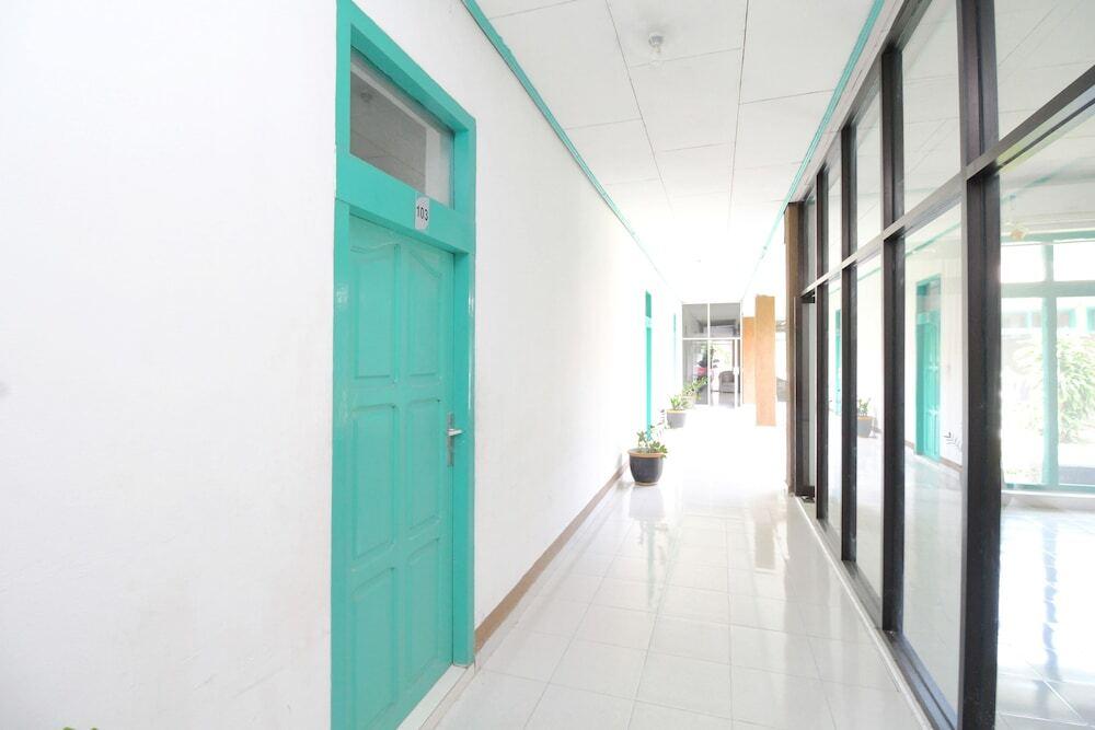 Палу: Airy S Parman 28 Palu