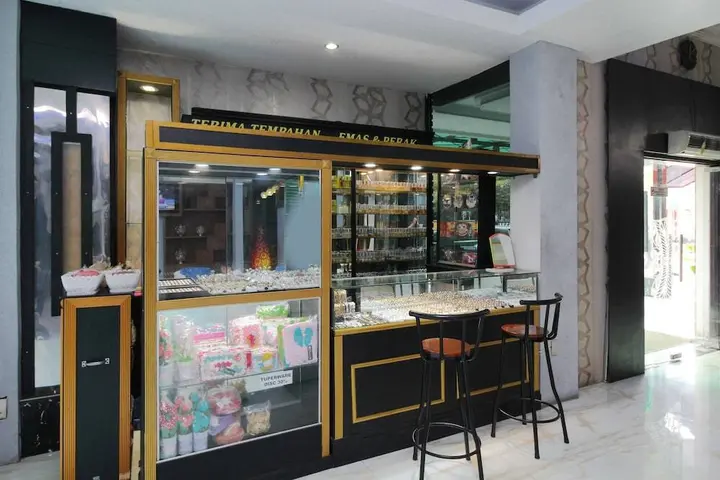 Медан: Airy Syariah Medan Sunggal MICC Gagak Hitam 92