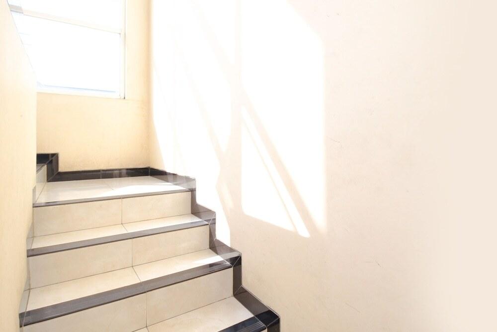 Суракарта: Airy Syariah Manahan Bangau Enam 8 Solo