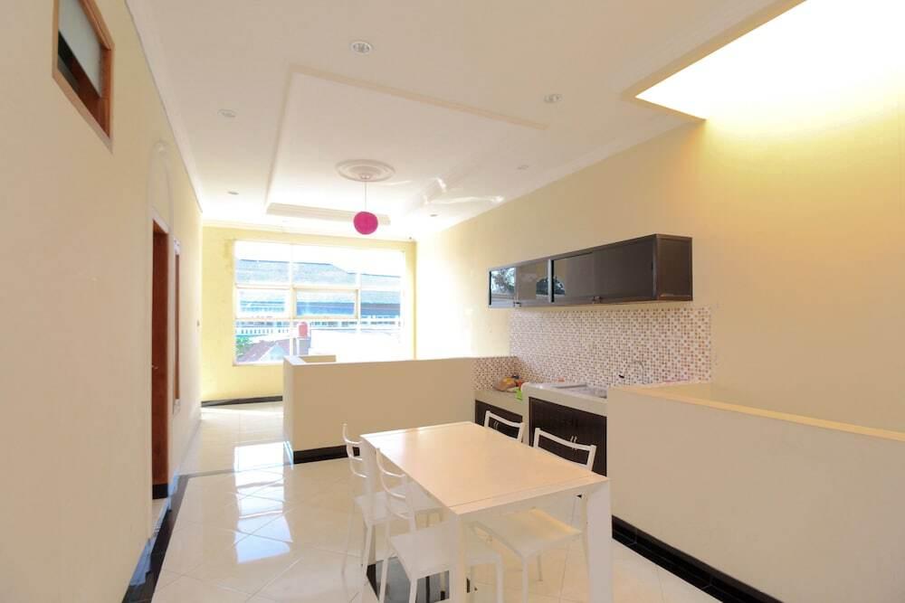 Суракарта: Airy Syariah Manahan Bangau Enam 8 Solo