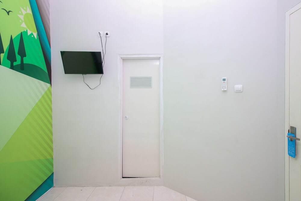 Депок: Airy Eco Margonda Raya 222F Depok