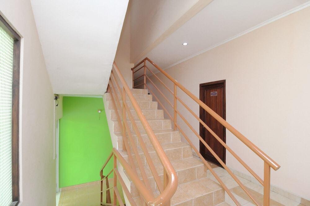 Суракарта: Airy Eco Adi Sucipto Gang Nanas Lima 6 Solo