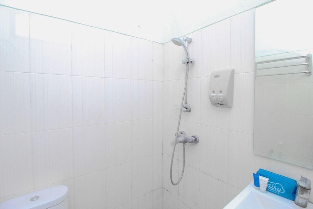 Суракарта: Airy Eco Adi Sucipto Gang Nanas Lima 6 Solo
