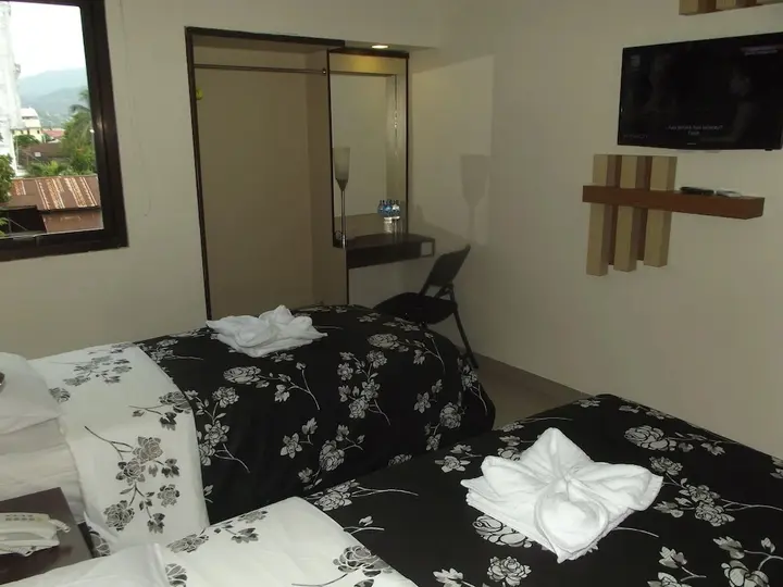 Вори: Airy Eco Malalayang Sea 67 Manado