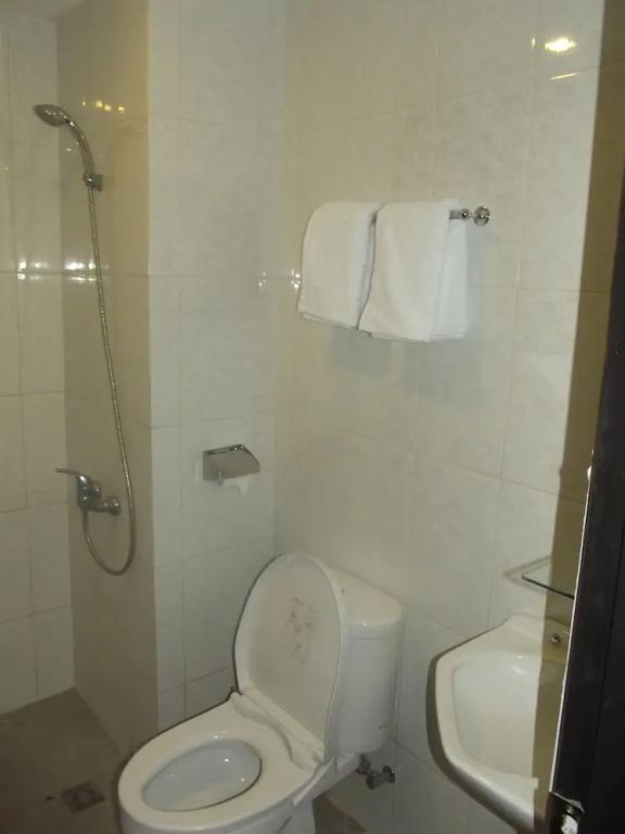 Вори: Airy Eco Malalayang Sea 67 Manado
