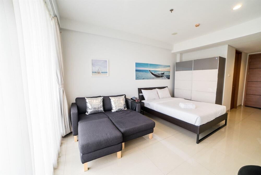 Mountain View Studio @ Dago Suites Apartment with Balcony — фото 1