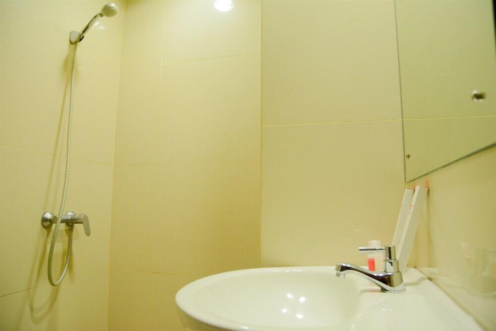 Legok: Brand New Studio Room Atria Residence Apartment