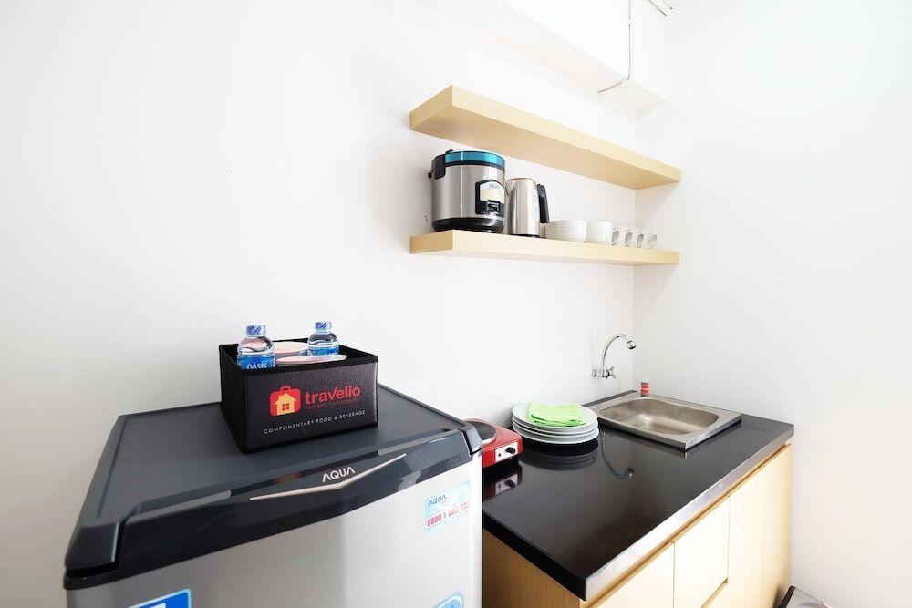 Джакарта: Affordable Studio with Sofa Bed at Bassura City Apartment
