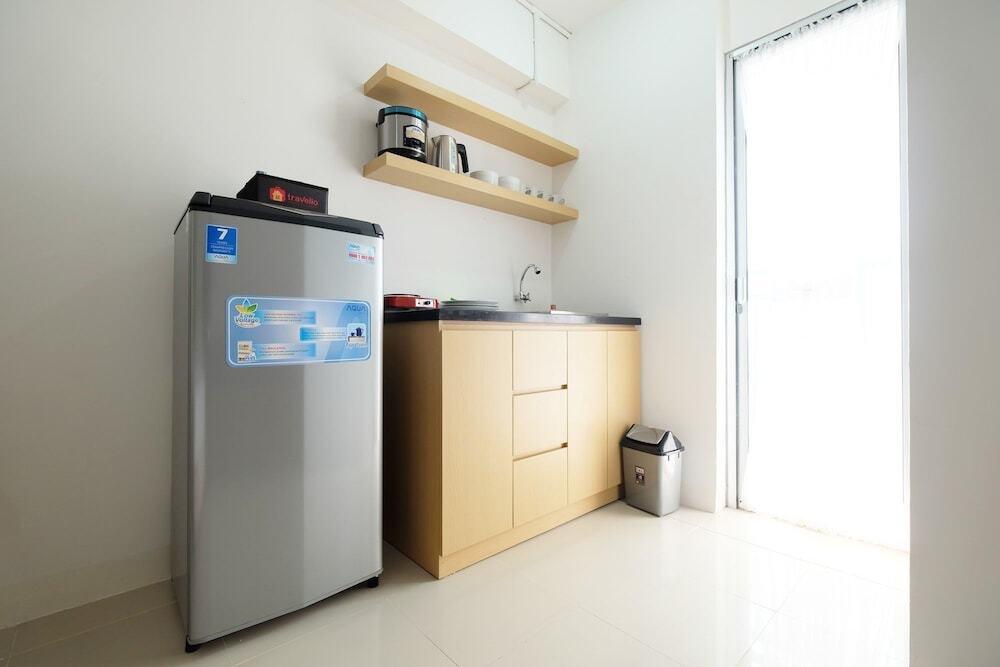 Джакарта: Affordable Studio with Sofa Bed at Bassura City Apartment