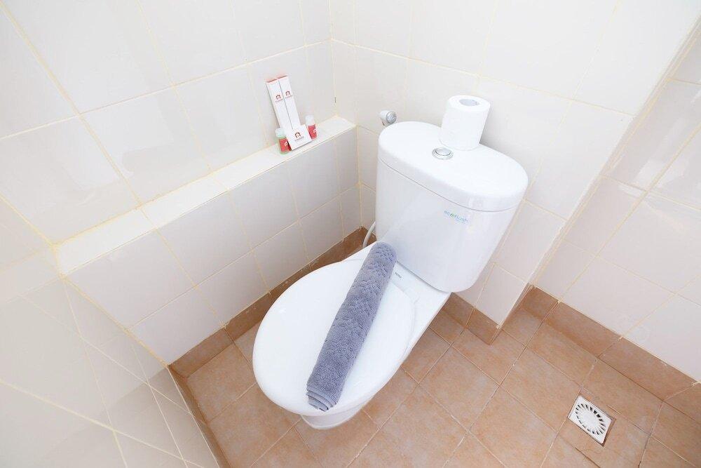 Джакарта: Affordable Studio with Sofa Bed at Bassura City Apartment